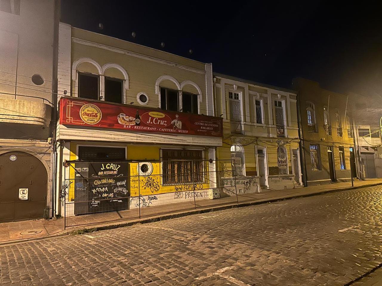 Das Gelbe Haus Hotell Valparaíso Exteriör bild