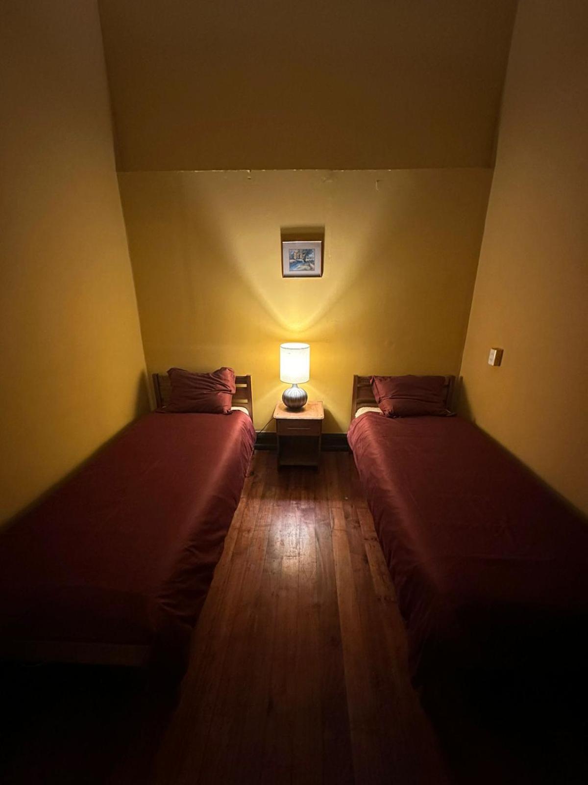 Das Gelbe Haus Hotell Valparaíso Exteriör bild