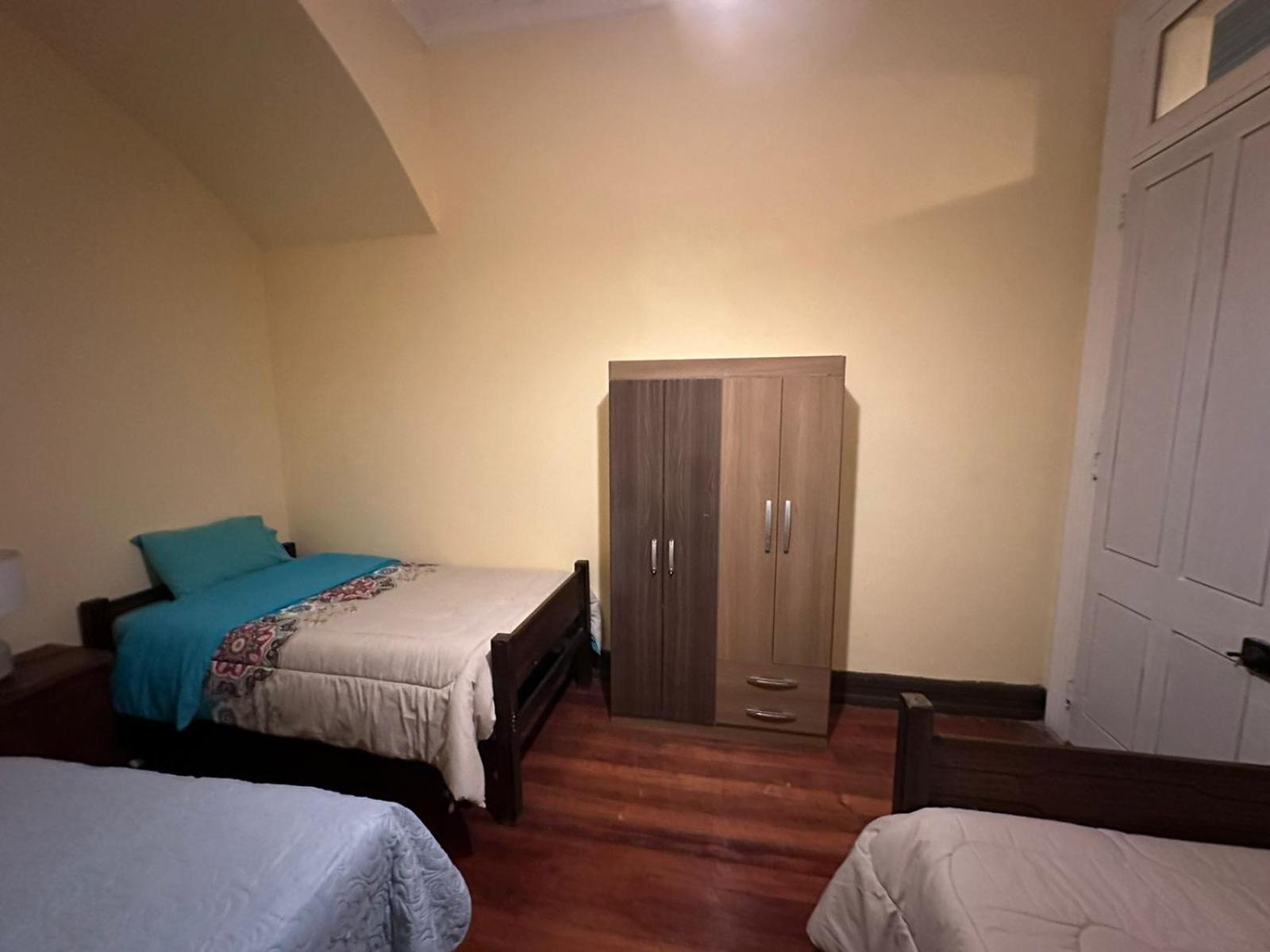 Das Gelbe Haus Hotell Valparaíso Exteriör bild