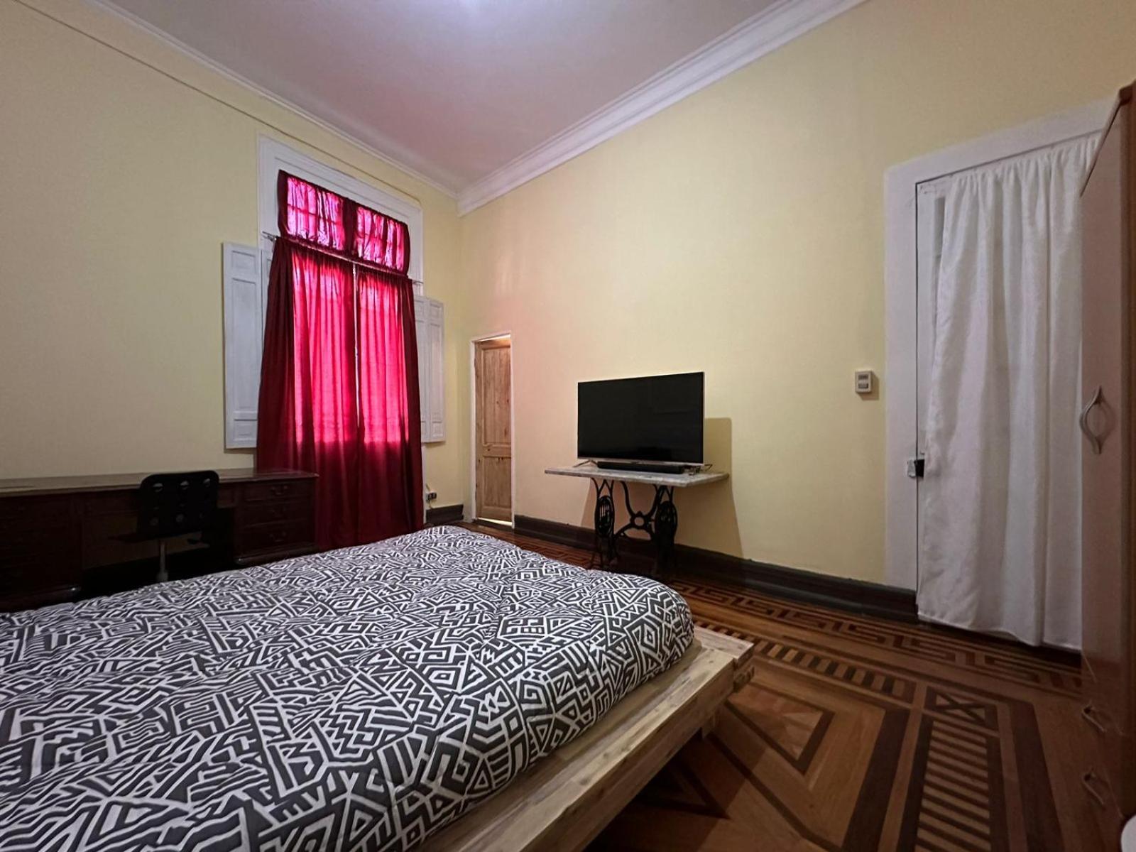 Das Gelbe Haus Hotell Valparaíso Exteriör bild